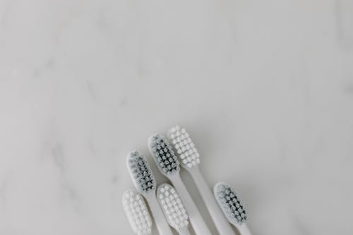 多发性口腔溃疡是遗传造成的吗，产生原因？
