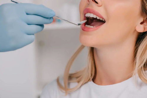 矫正牙齿期间缓解牙齿酸痛的方法