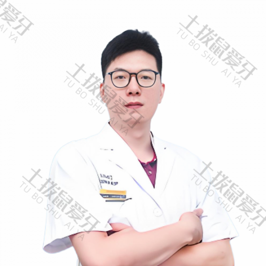 杨轩文