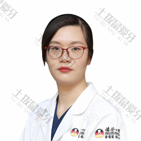 邬薇薇