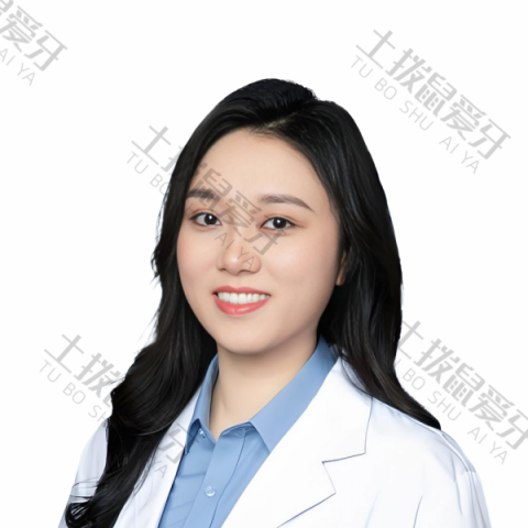 潘素斐