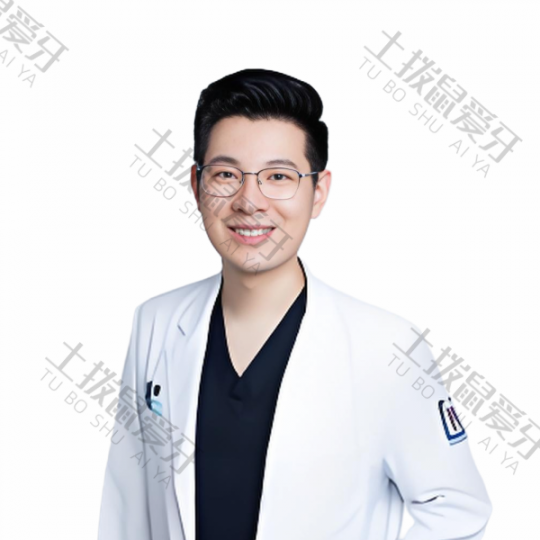 李政育