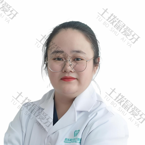 施皆宇