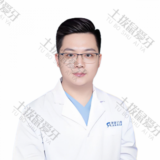 郑炜宸