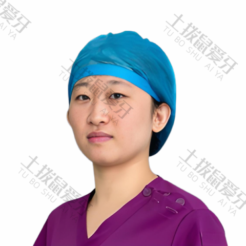 张莹