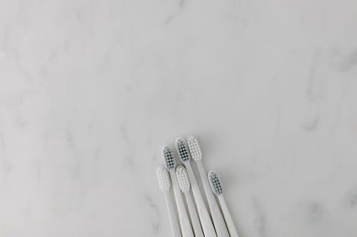 口腔溃疡是压力大造成的吗，发病原因？