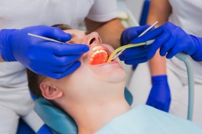 登腾种植牙一颗多少钱合适？16岁牙齿缺失可以种牙吗？