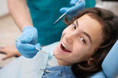 小孩什么样的牙齿需要矫正？合肥儿童口腔医院牙齿矫正价格