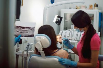 牙癌早期症状都有哪些？引起牙龈癌的原因是什么？