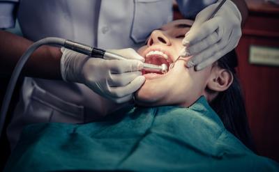 武汉口腔医院23年种牙多少钱一颗，种牙用哪个国家的材料好？