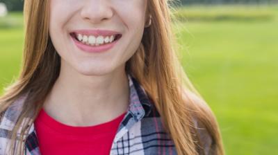 儿童换牙后牙齿为什么会黄，牙齿里面发黄怎么解决？