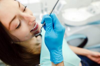 许多人为何后悔进行牙齿矫正？听听良心牙医的建议避免常见陷阱。