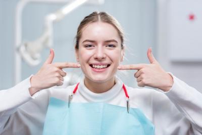 患有牙周炎是否可以进行牙齿矫正？建议治疗牙周炎后再矫正。