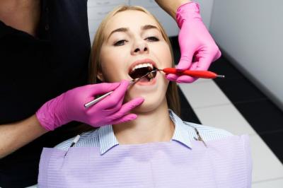 严重畸形牙齿矫正的费用是多少？牙齿矫正能走医保吗？