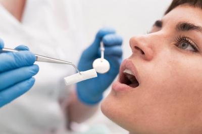如何区分骨性矫正与牙性矫正？牙槽骨突出是否适合矫正？