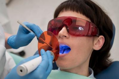 金属牙齿矫正过程中口腔溃疡反复发作的原因，及有效的治疗方法