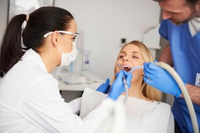 骨性龅牙能通过正畸矫正吗？龅牙矫正花费，把握根控技术