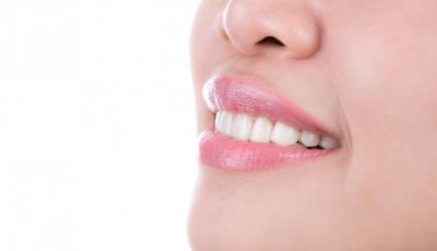 在牙膏上撒盐真的能美白牙齿吗？其他牙齿美白的小提示
