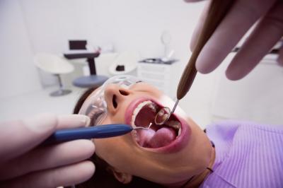 35岁患有龅牙，矫正是否还有效？是否有利于改善凸嘴现象？